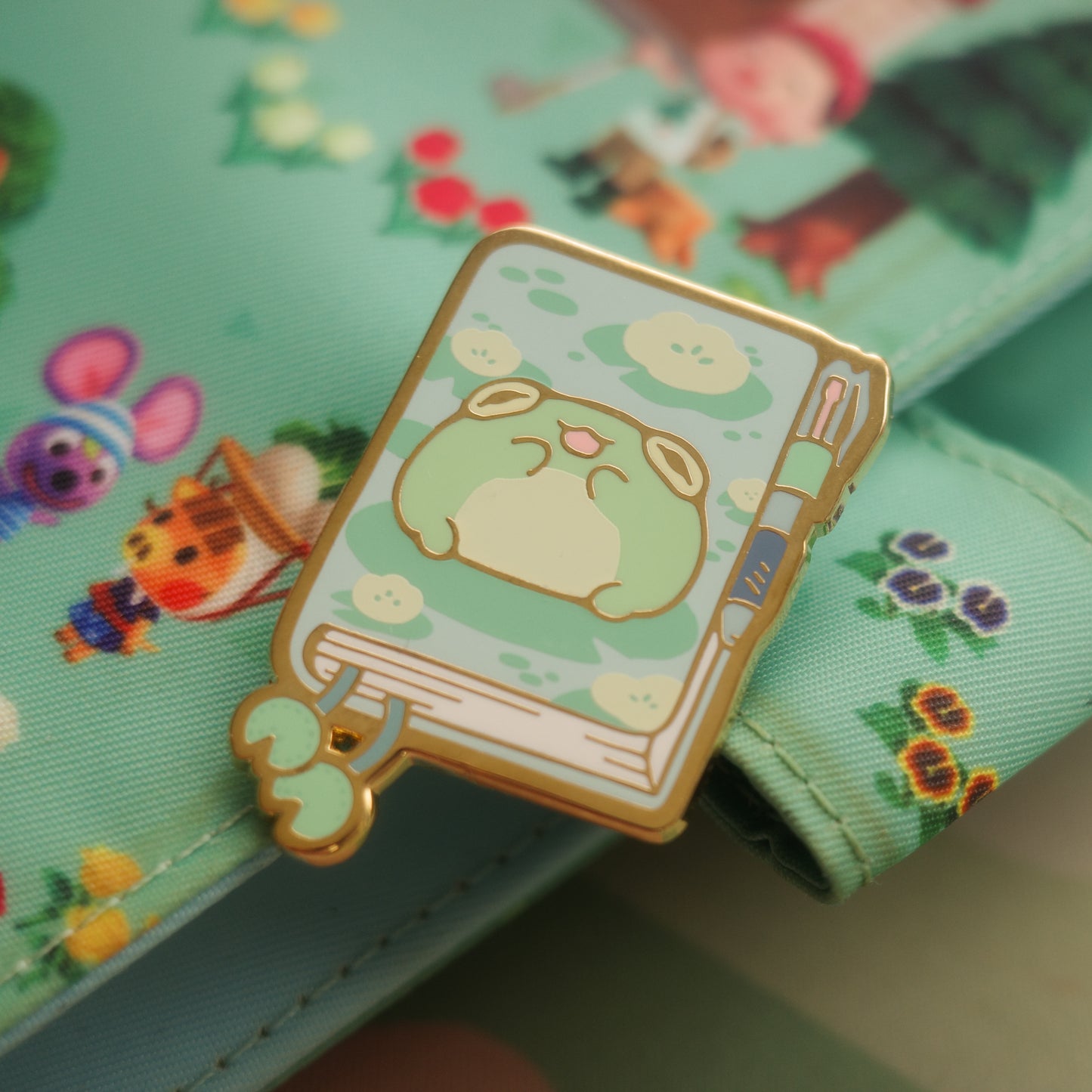 frogonichi - enamel pin