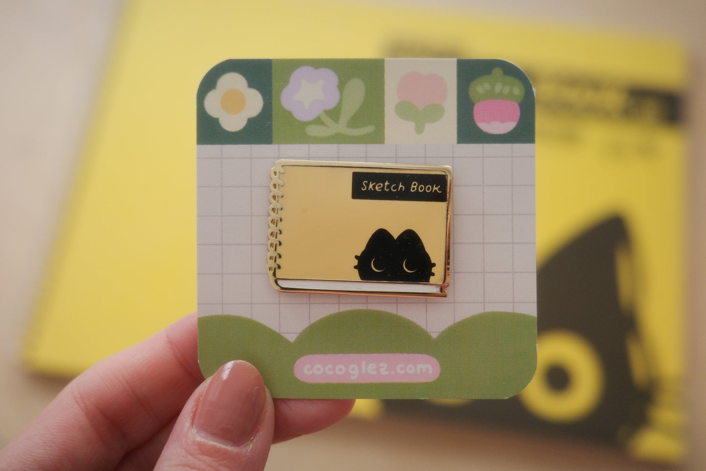 sketchbook - enamel pin