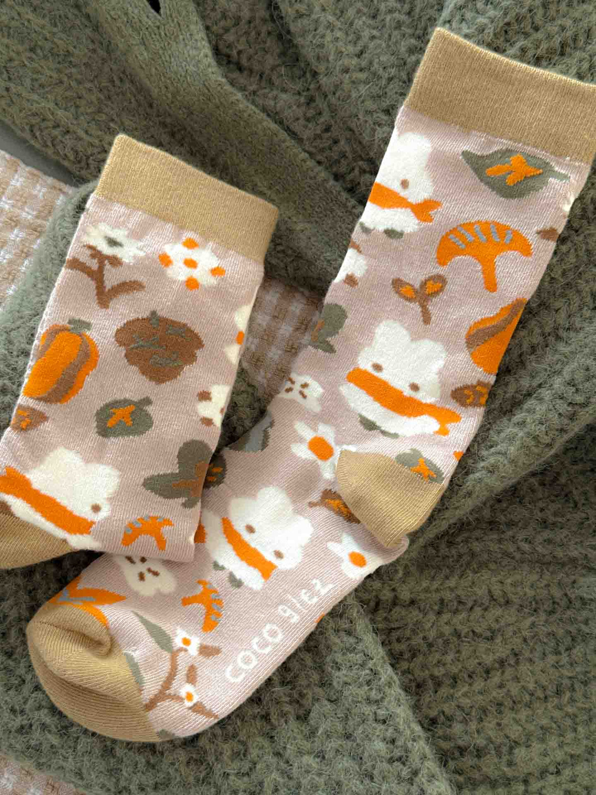 autumn bun - socks