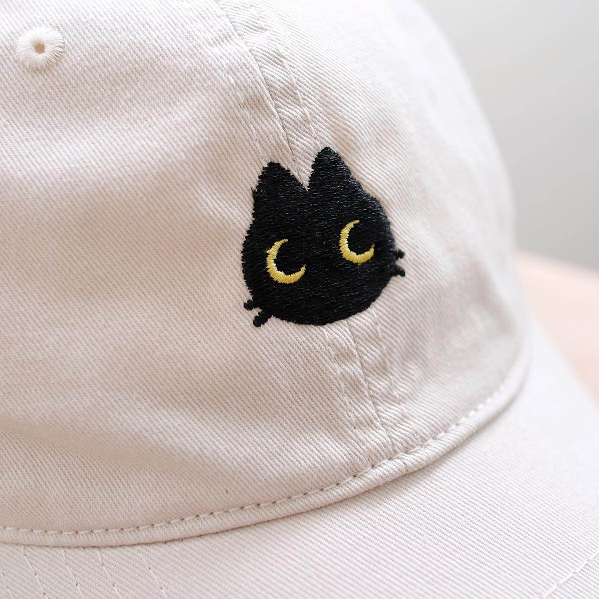 black cat cap