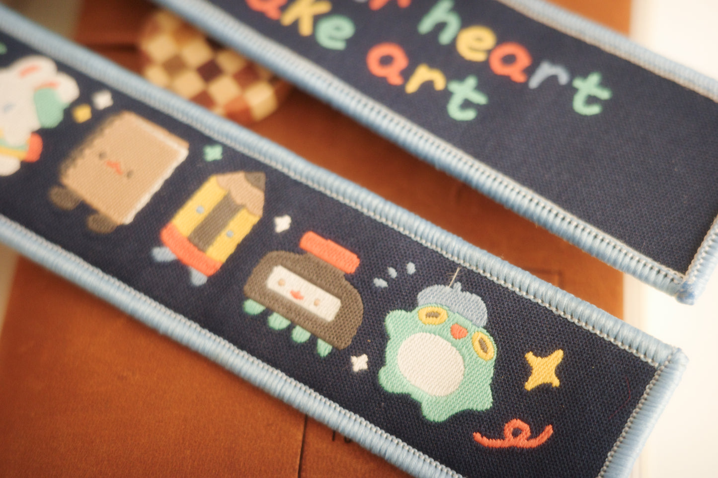 "make art" - tag keychain